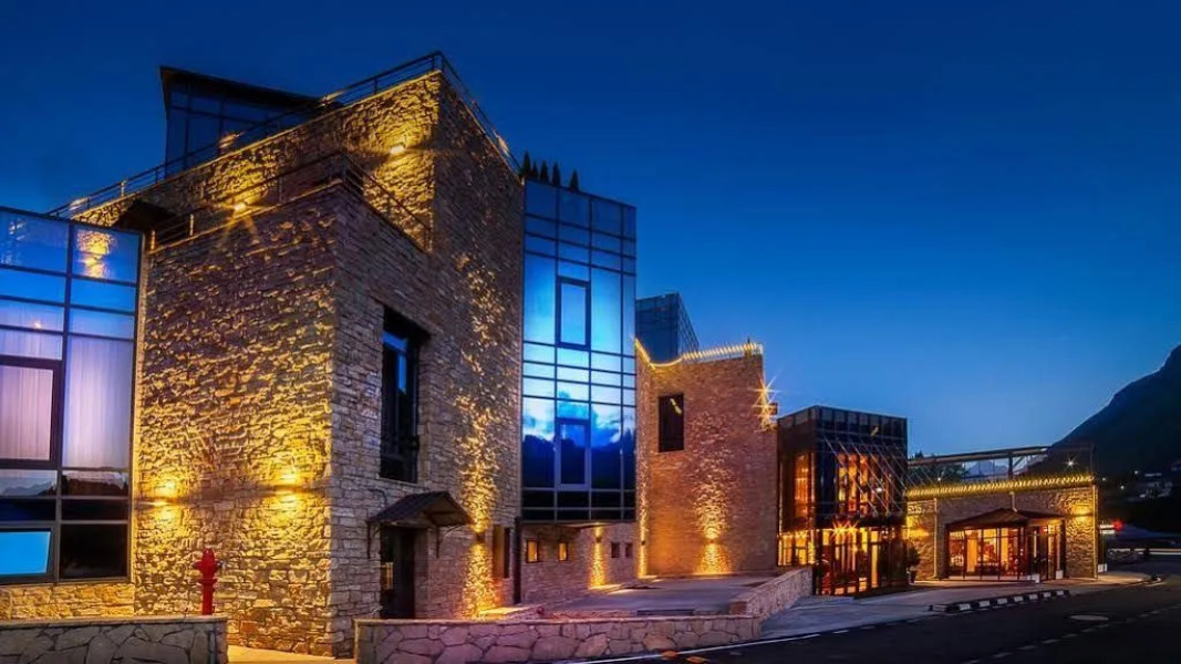 Отель Porta Caucasia