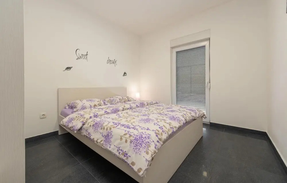 Beautiful Apartment in Kustici, Novalja With Outdoor Swimming Pool, Heated Swimming Pool and 2 Bedrooms