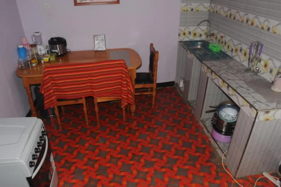 Barie's Apartment & BB