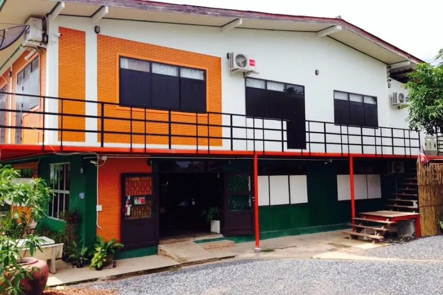 Sukkhiengdao Bar & Bed