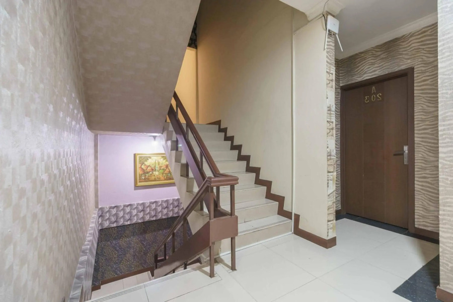 Hotel Addict by RedDoorz