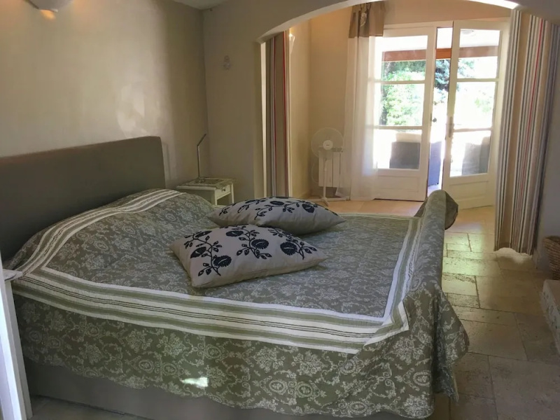 Quaint Holiday Home with Private Pool in Lorgues France