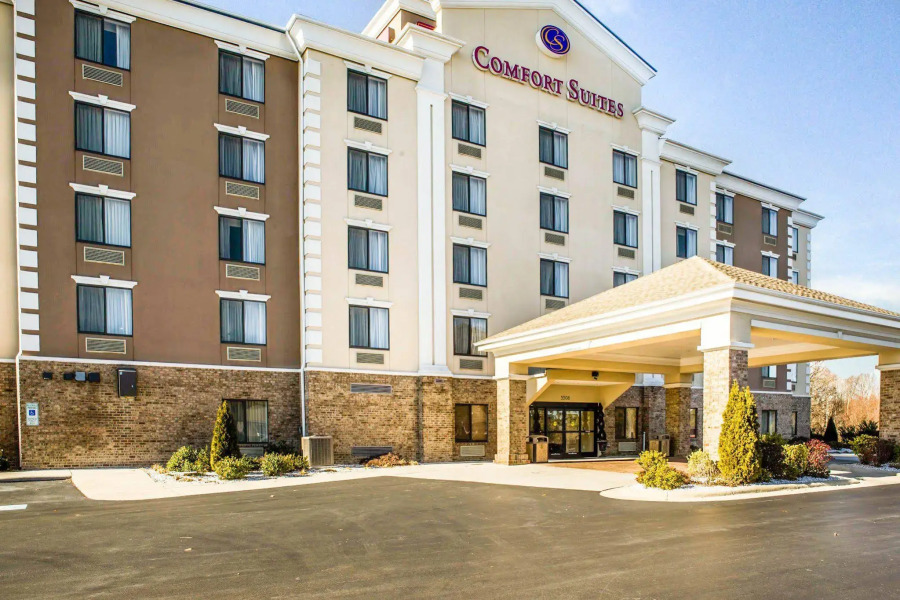 Fairfield Inn & Suites by Marriott Greensboro Coliseum Area