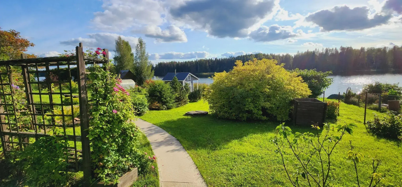 Дом у озера