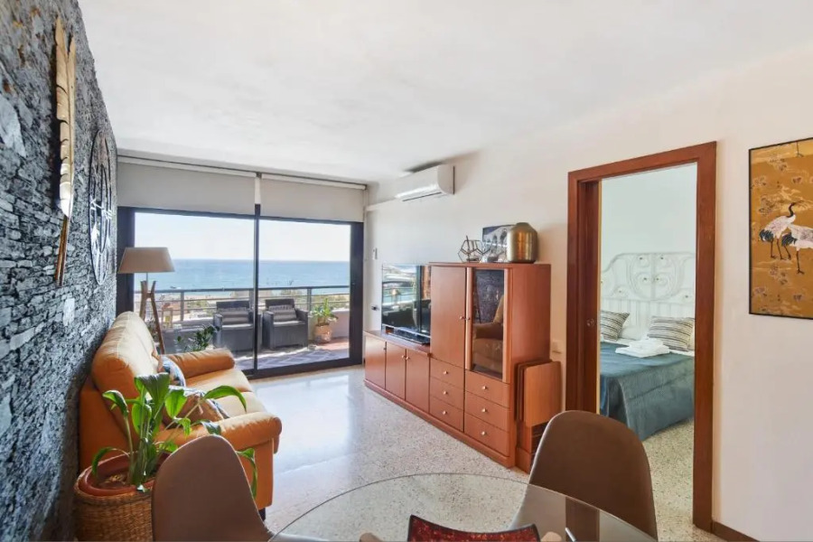 Elegant apt 4 pax 1 min from the beach with Wifi