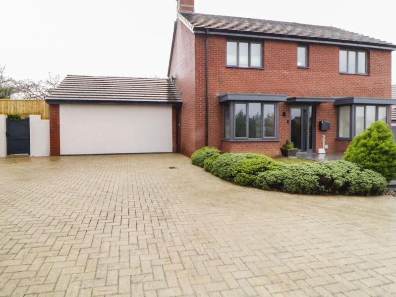 2 White Rock Court
