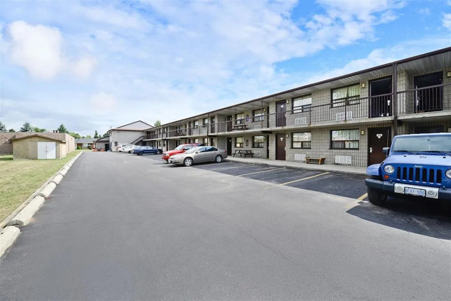 Canadas Best Value Inn