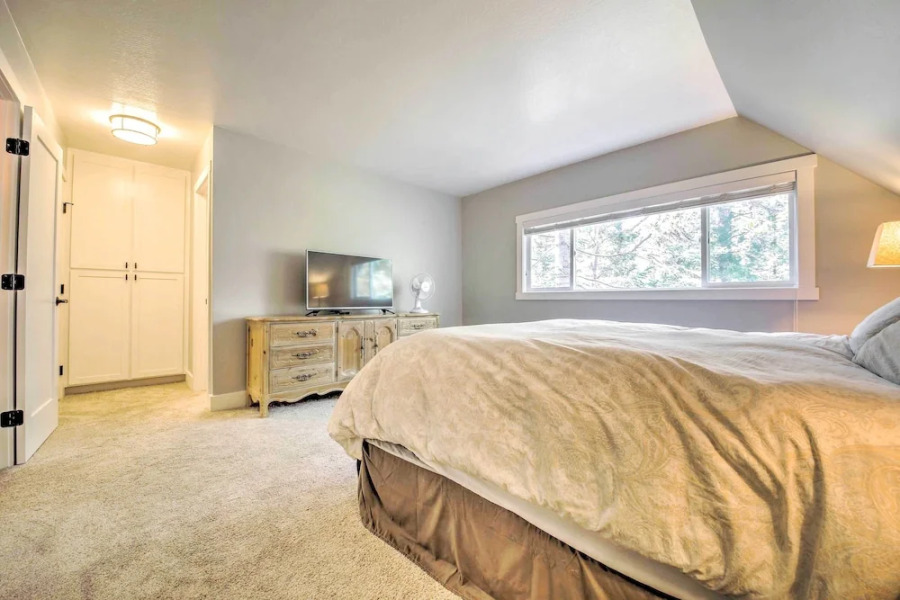 Gorgeous Lake Arrowhead Retreat: Game Room & Deck