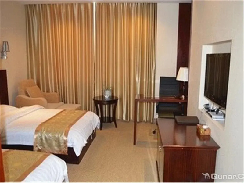 Yangzhong City Business Hotel