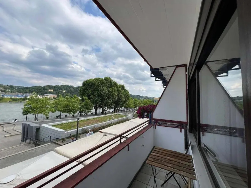 Riverside Retreat in Koblenz