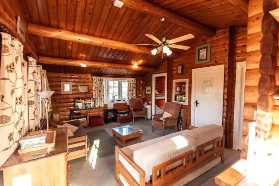 Spacious 3 Bed Log Cabin in Snowdonia