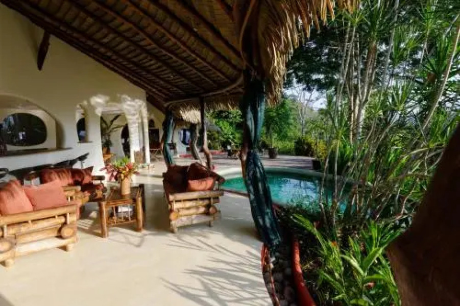 Las Nubes Natural Energy Resort