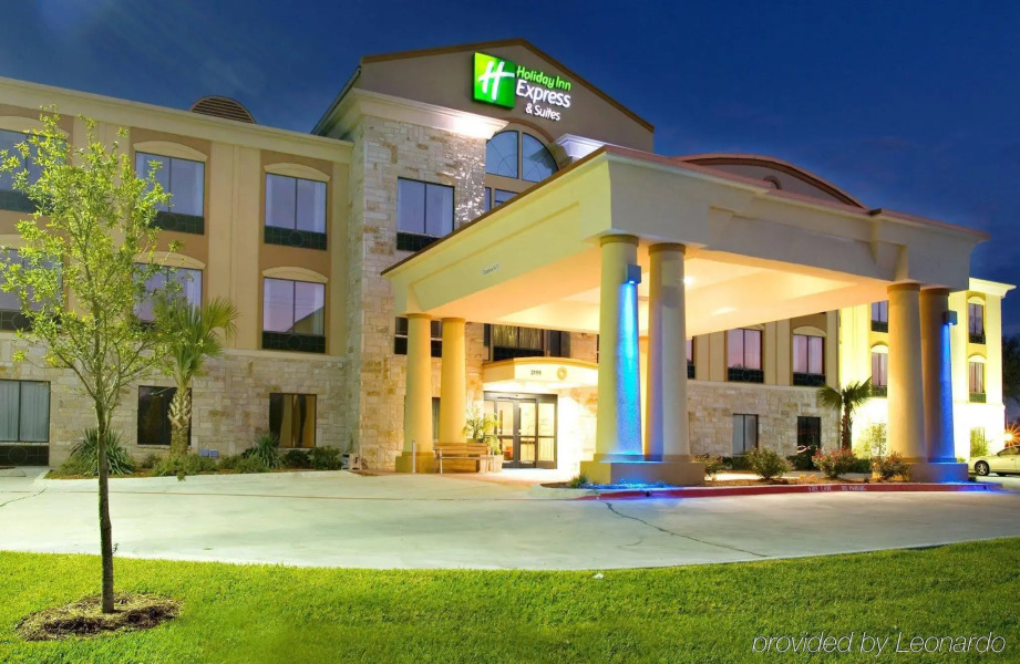 Holiday Inn Express Suites Beeville by IHG