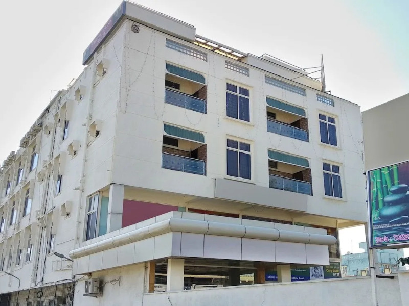 OYO 10533 Hotel Victory Grand