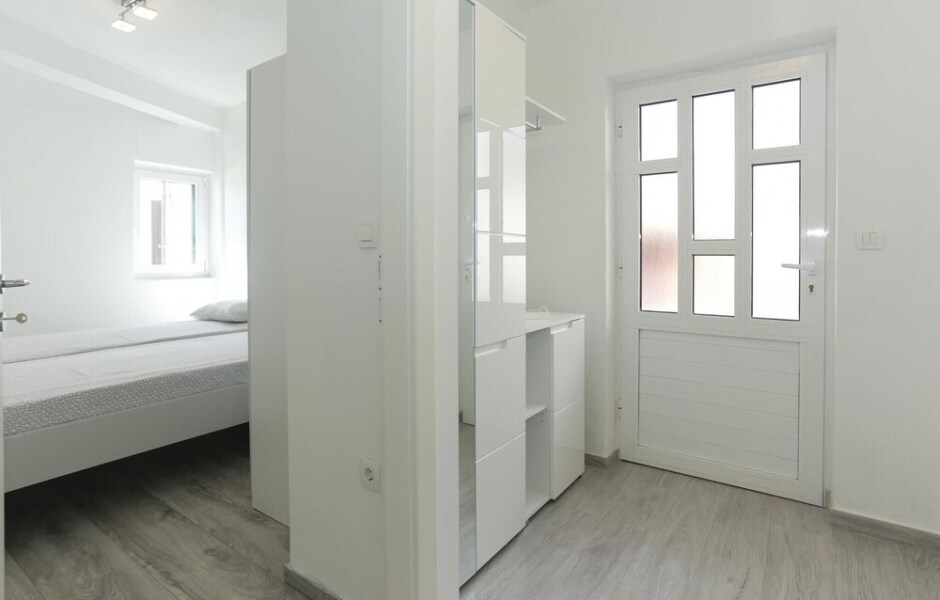 Amazing Home in Solin with WiFi, 1 Bedrooms & Hot Tub