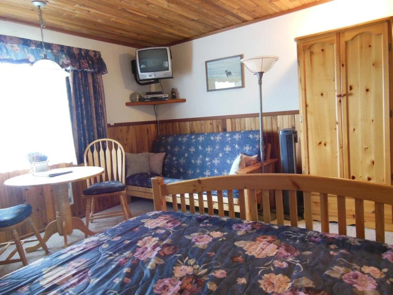 Blue Grouse Country Inn Bed & Breakfast