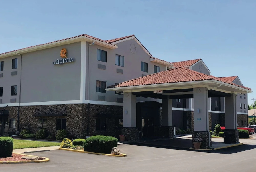 La Quinta Inn & Suites