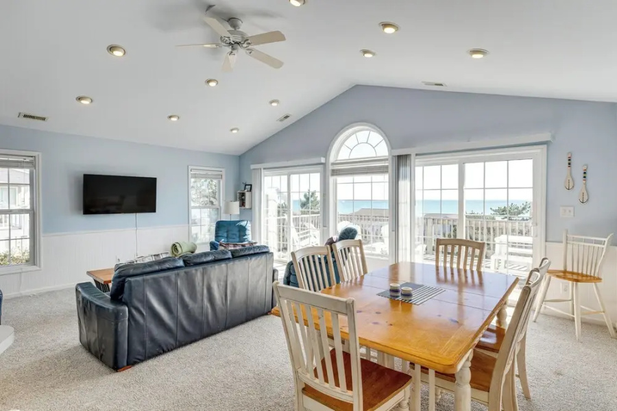 Steps to Beach: Emerald Isle Home w/ Deck!