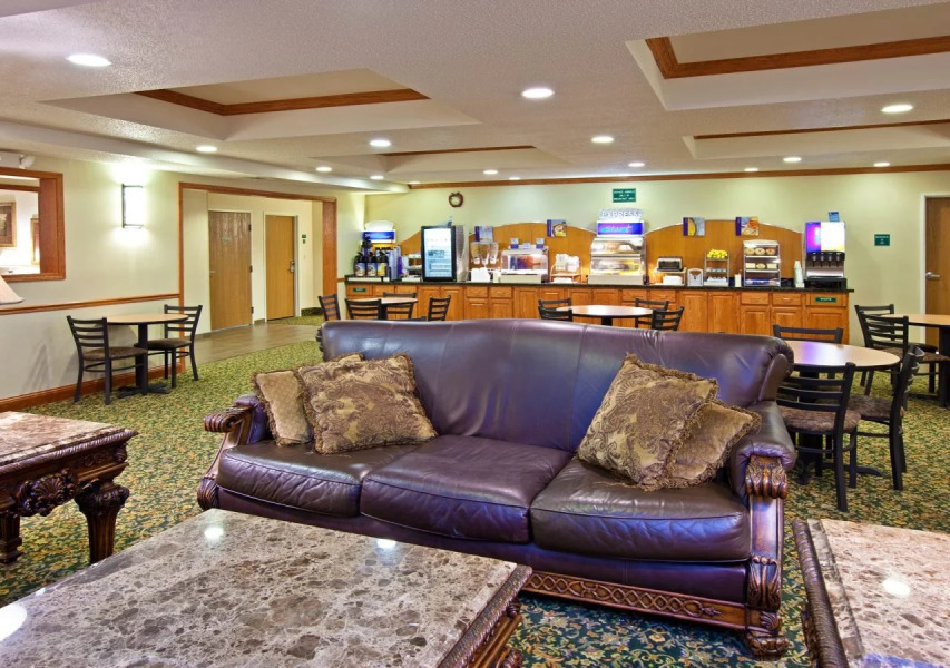 Holiday Inn Express & Suites Logan By IHG