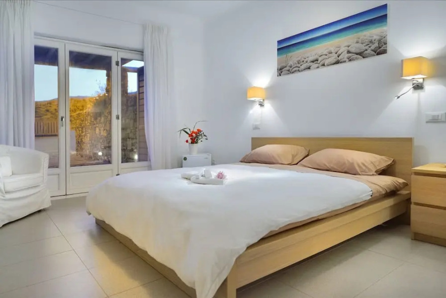 Luxurious 7 Bedroom Villa in Fokos Beach