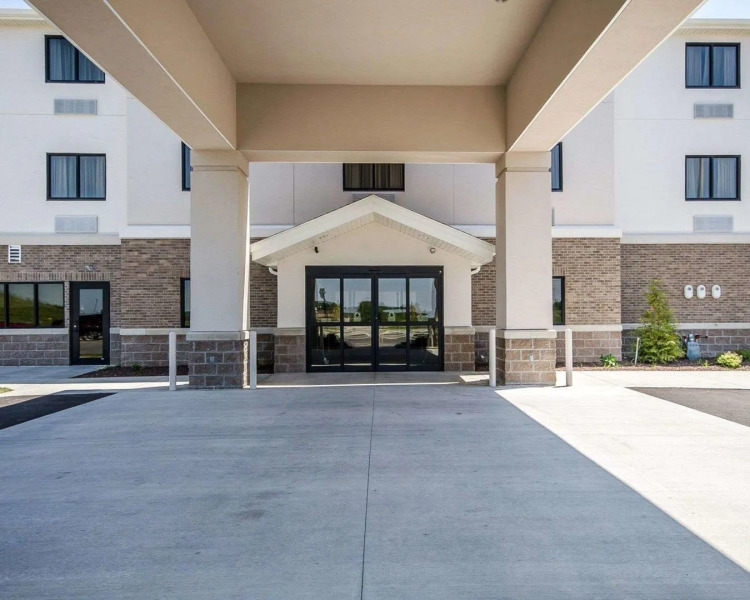 Red Roof Inn & Suites Ferdinand