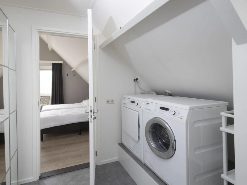 Luxury Villa With Outdoor Kitchen and Lake View