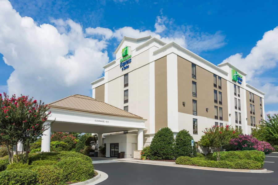Holiday Inn Express Hotel & Suites Wilmington-University Ctr by IHG