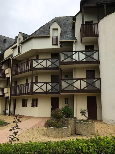 Apartment With one Bedroom in Guérande, With Wonderful sea View, Shared Pool, Enclosed Garden - 600 m From the Beach