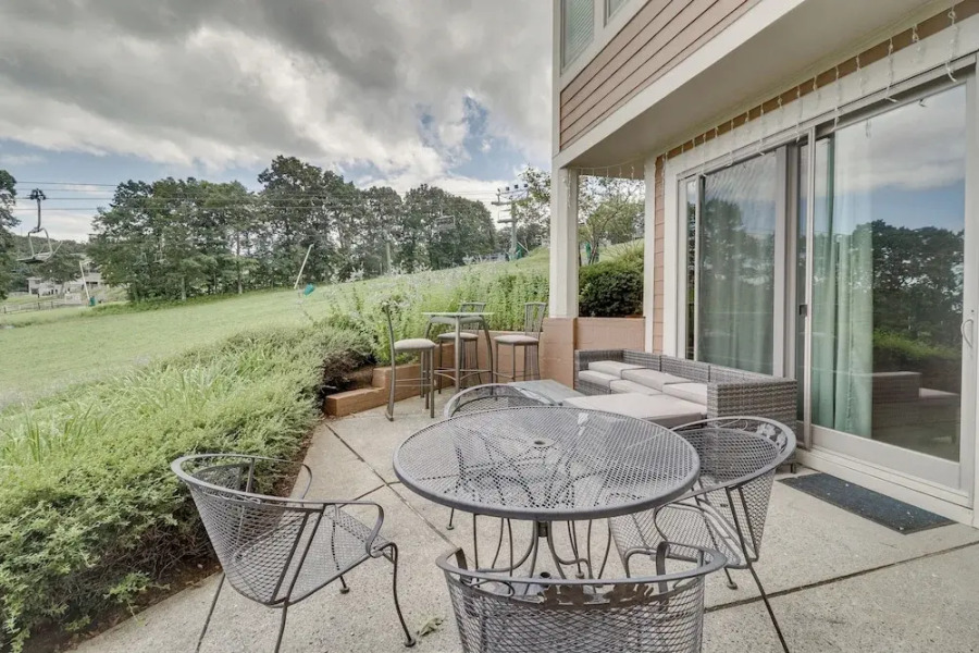 All-season Fun! Wintergreen Resort Condo w/ Views