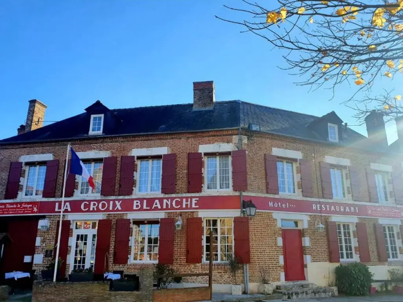 Hotel  Restaurant La Croix Blanche De Sologne