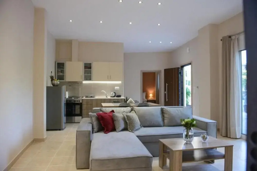 Alimos Modern Retreat Near the Beach