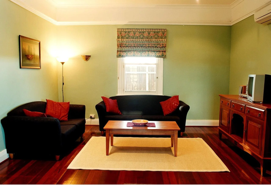 Vineyard Cottage at Upper Reach Winery