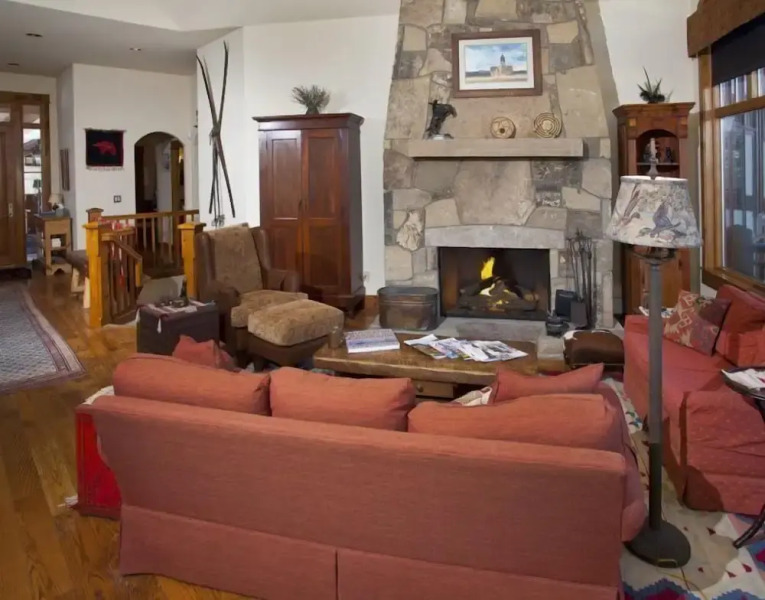 1-arrowhead 45 River Dance Way 5 bed