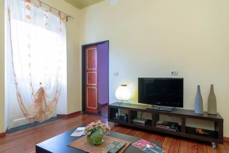 Apartment Effort Off c.d.c