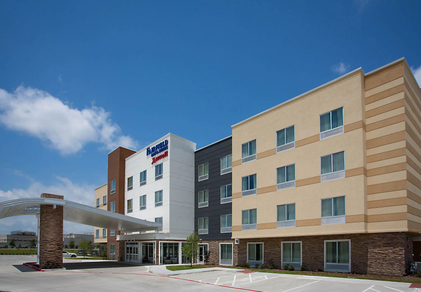 Fairfield Inn & Suites Dallas West/i-30