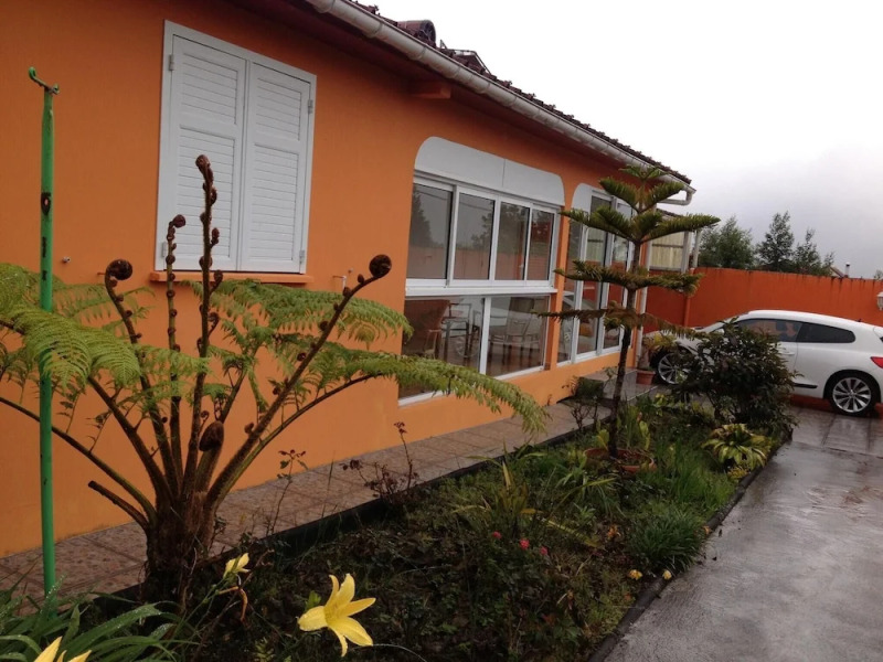 House with 5 Bedrooms in Saint-Benoît, with Enclosed Garden