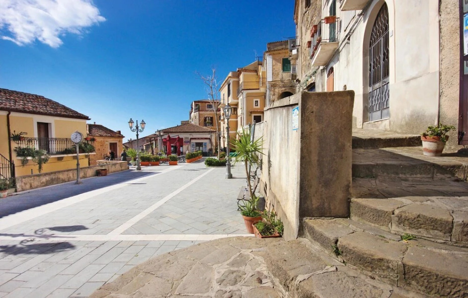 Nice Home in Laureana Cilento With 3 Bedrooms, Wifi and Jacuzzi