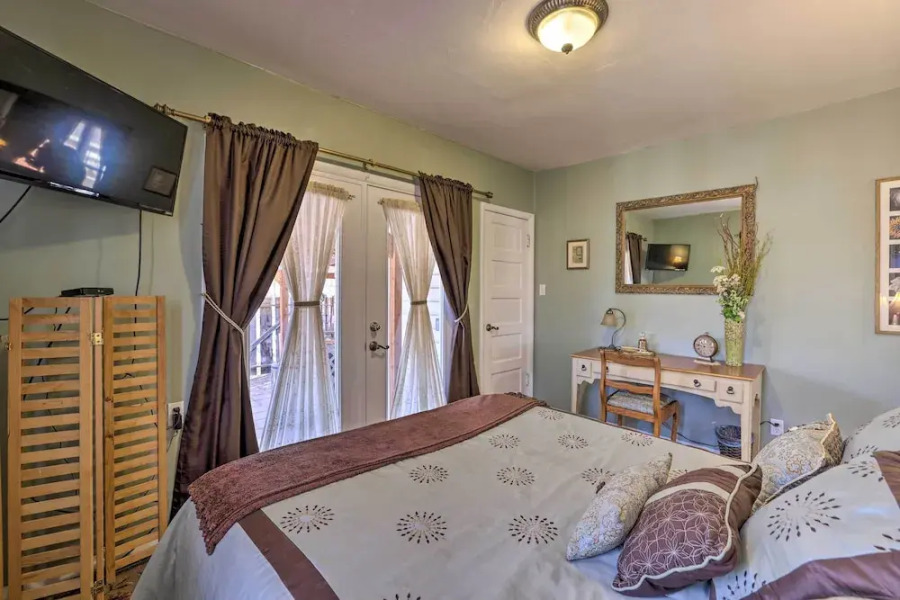 Charming Cedar City Retreat - Walk to Downtown!