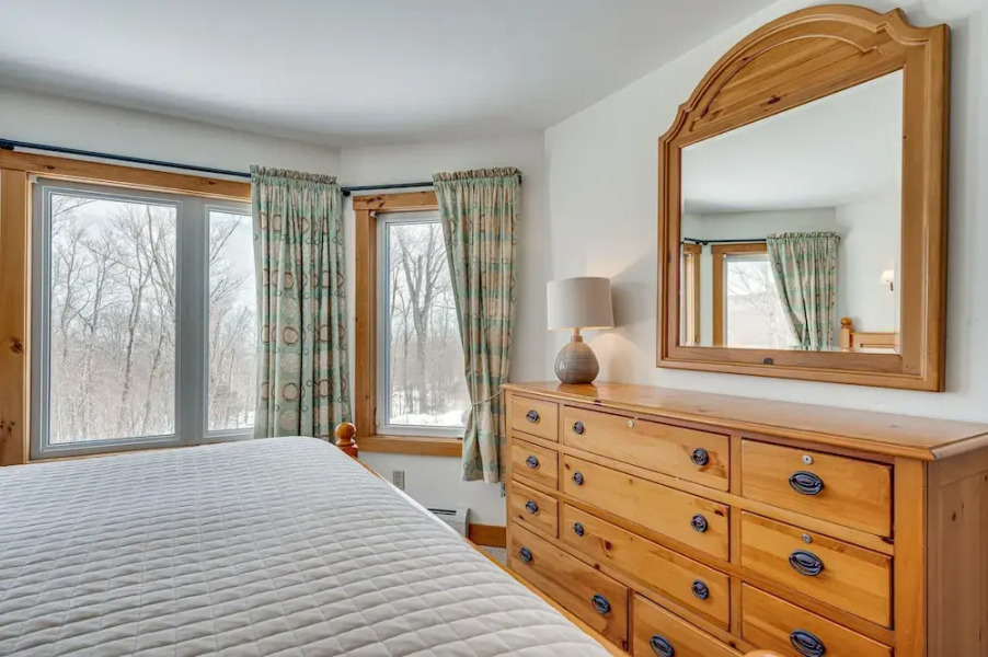 Ski-in Resort Family Condo w/ Deck at Jay Peak!