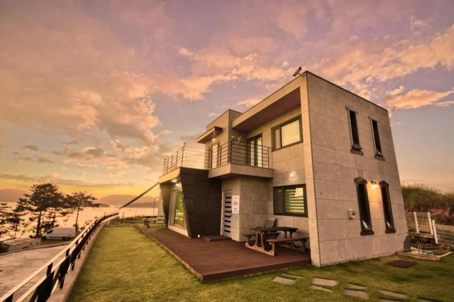 Geoje Noelbada Pension