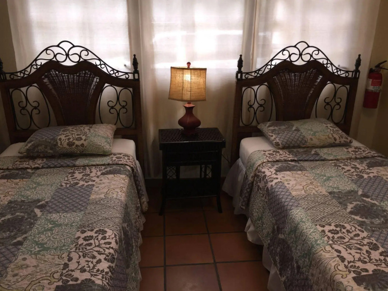 Tres Palmas Inn & Villas