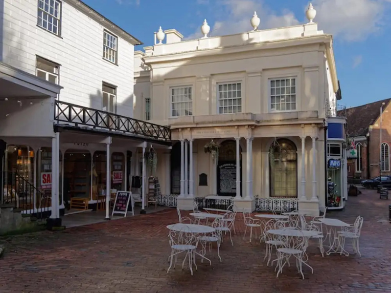 Stylish Large 1-bed Apartment in Tunbridge Wells