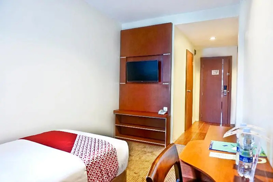 Megara Hotel by OYO Rooms