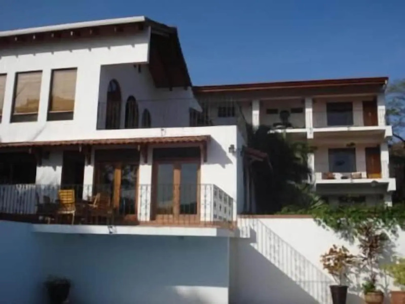 Villa Paradiso up to 14 People