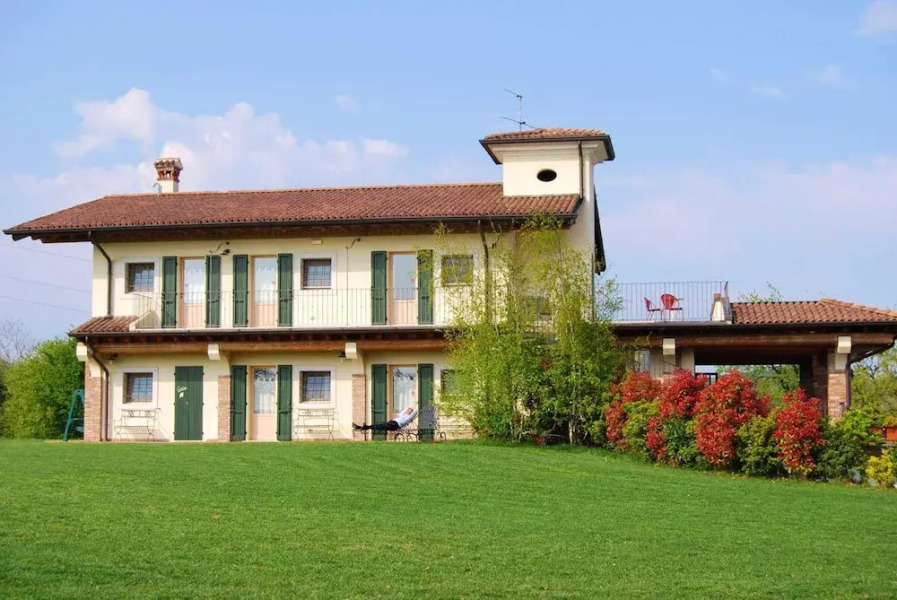 Apartment With 2 Bedrooms in Lonato Del Garda, With Wonderful Lake View, Pool Access, Enclosed Garden Near the Beach