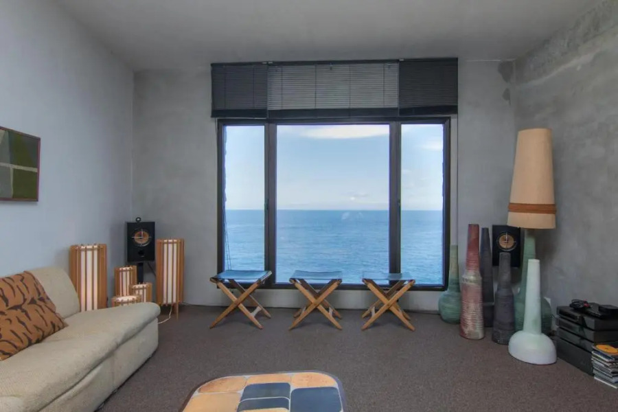 Exclusive Design Villa : 1080 m2, oceanfront, 2 swimming pools.