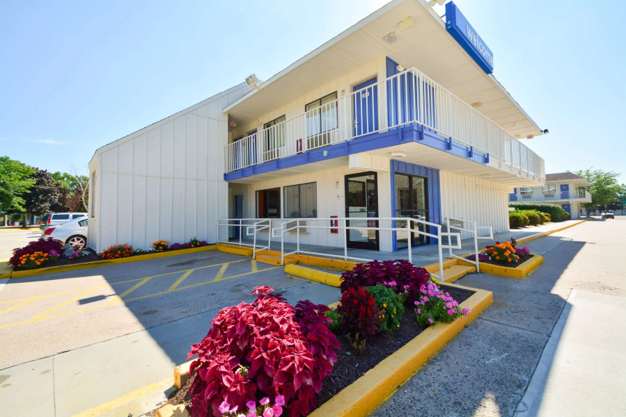 Motel 6 Windsor Locks, CT - Hartford