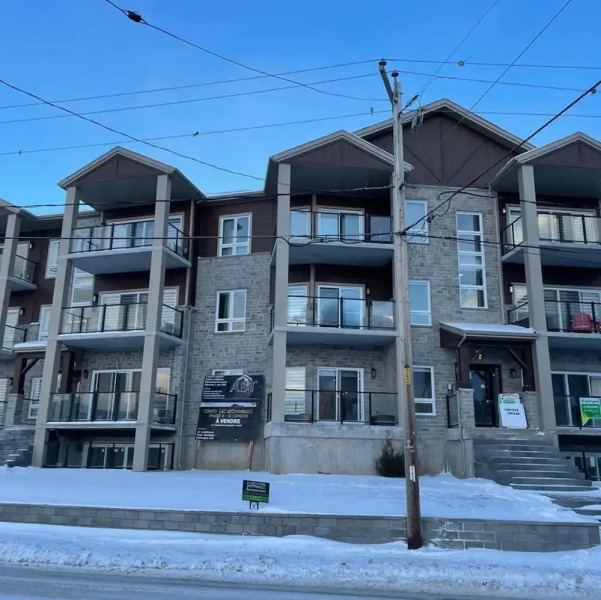Condo le Y TI - St-donat