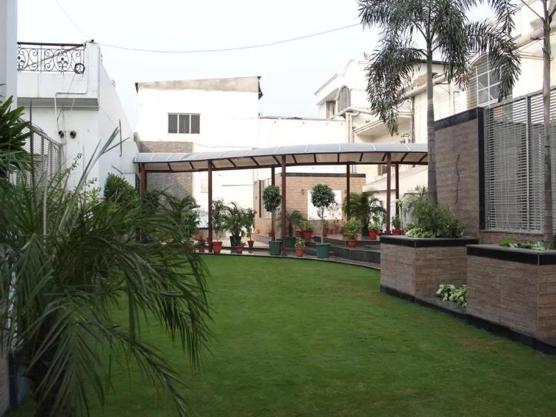 OYO 2617 Hotel Samrat Heavens