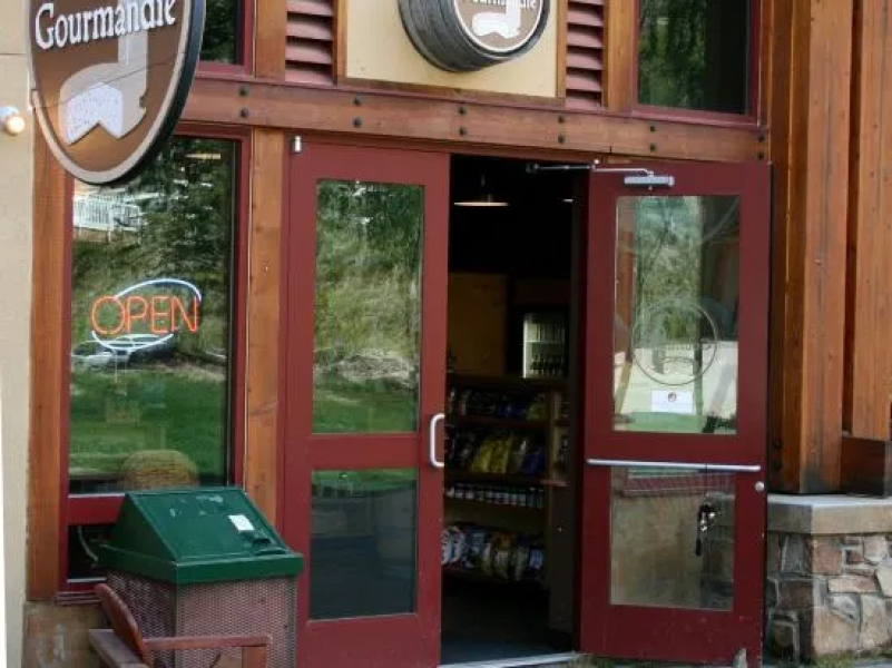 Schweitzer Mountain Resort White Pine Lodge